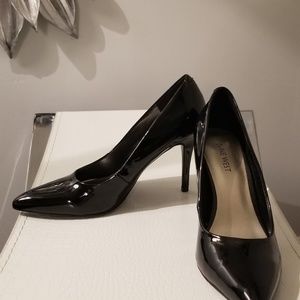 Nine West Patent leather pump